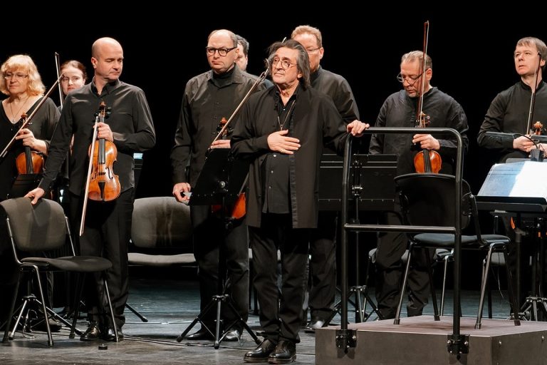 В Твери состоялся спектакль-концерт с участием артиста Игоря Костолевского и дирижера Юрия Башмета