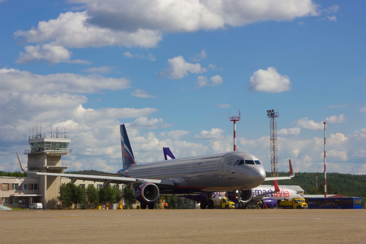 Аэропорт Мурманск самолеты лето
