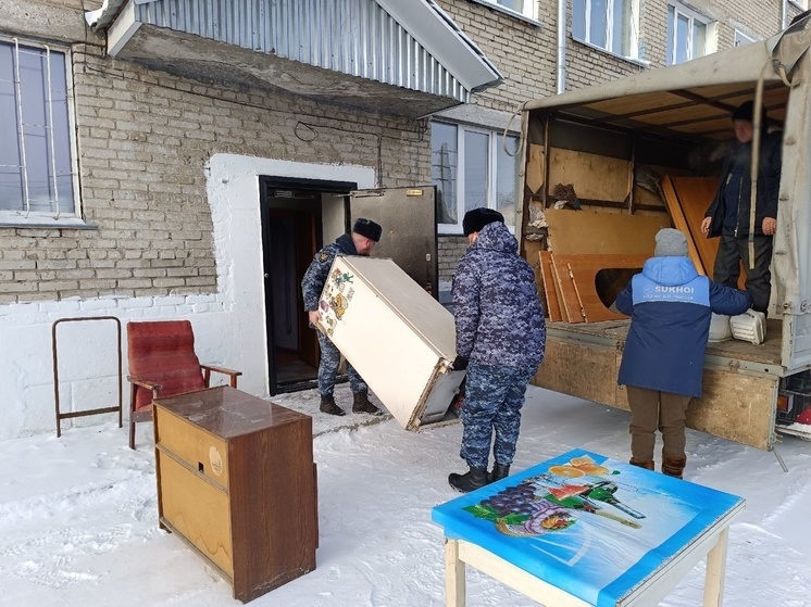 В Новосибирской области приставы помогли переселить пенсионерку в новую квартиру