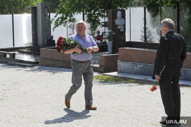 Сумин Петр Иванович 70 лет. Открытие памятной доски на краеведческом музее. Челябинск