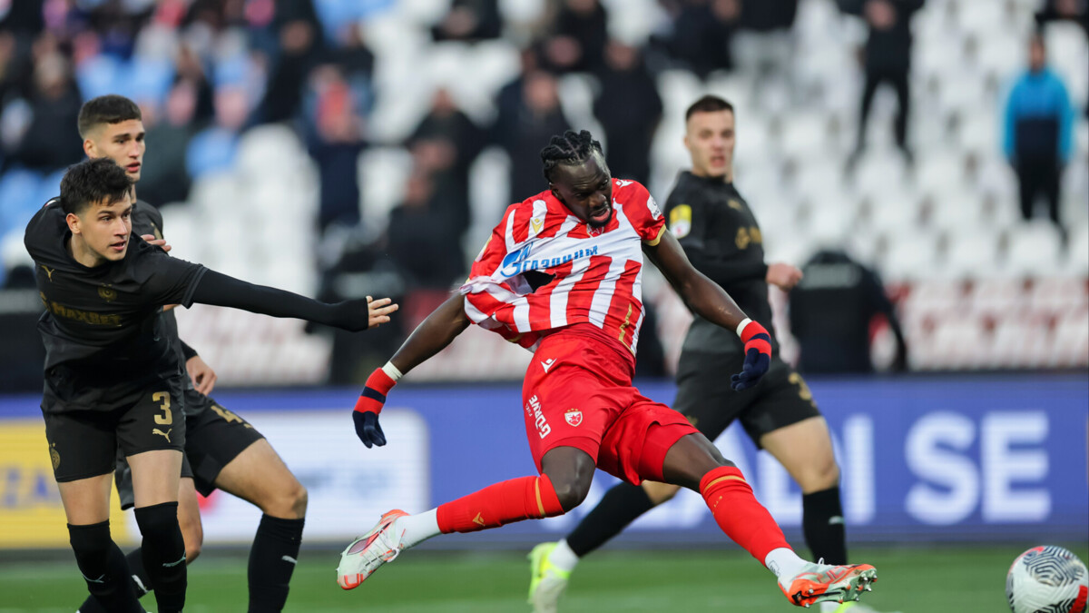 Гол Николича с пенальти на 90+5‑й минуте спас «Партизан» от поражения в матче с «Црвеной Звездой»