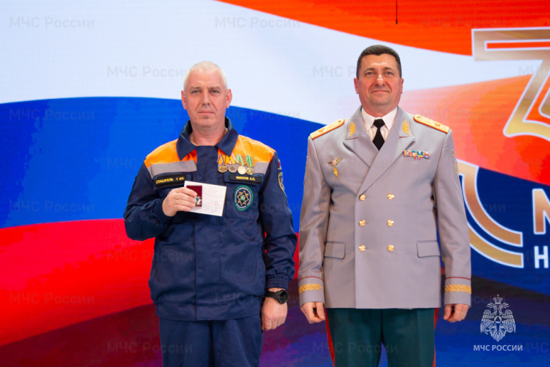 За вклад в безопасность Югры: состоялась торжественная церемония награждения спасателей