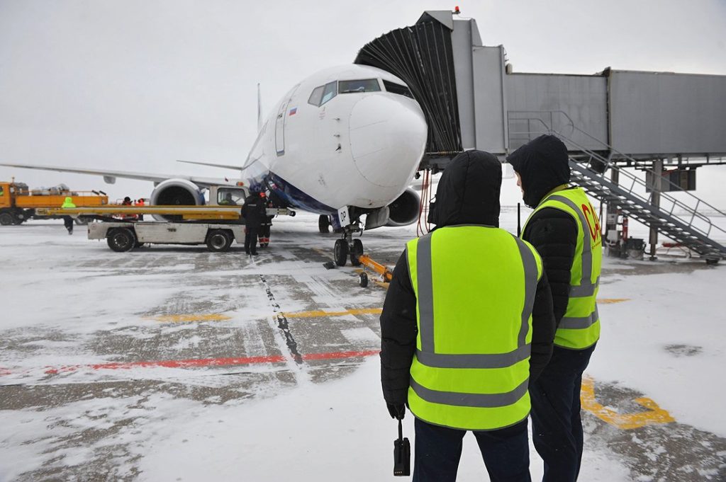 Работу норильск аэропорт. Аэропорт Норильск. Норильск аэропорт Аэрофлот. Аэропорт Норильск внутри. Обслуживание самолетов в аэропорту Норильск.