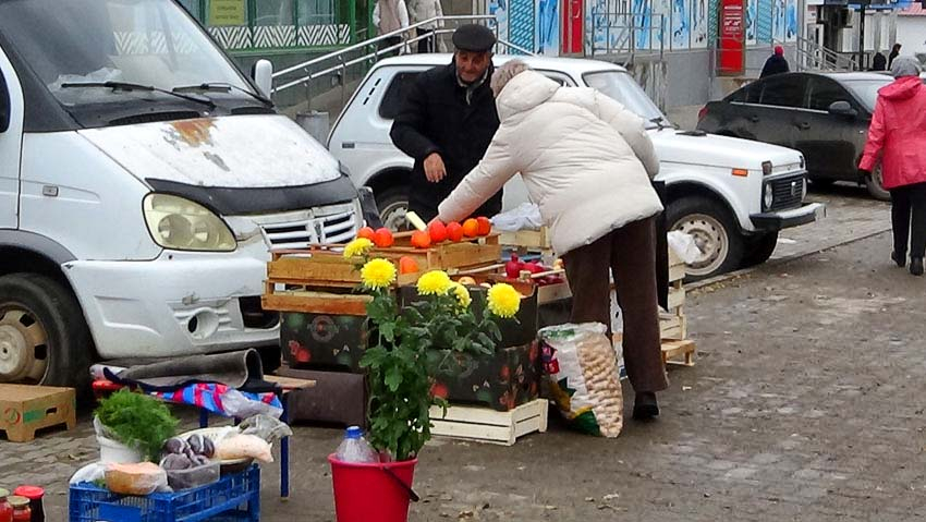 Администрация Камышина не без гордости доложила горожанам о тысяче торговых мест на городских рынках, но...