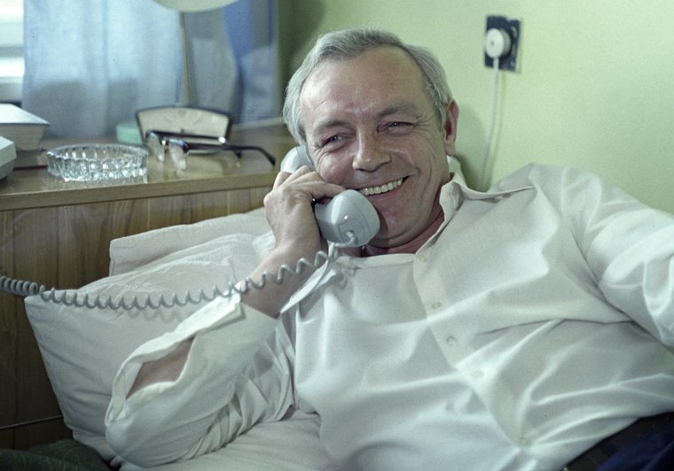 Кирилл Лавров всегда был окружен поклонницами, но его личная жизнь принадлежала одной женщине — жене Валентине Николаевой