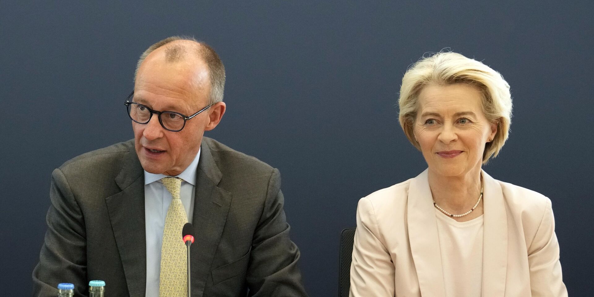 Канцлер Германии Фридрих Мерц и президент Европейской комиссии Урсула фон дер Ляйен - ИноСМИ, 1920, 06.12.2025