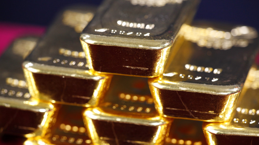 Аналитик Голубовский дал советы по инвестициям в золото