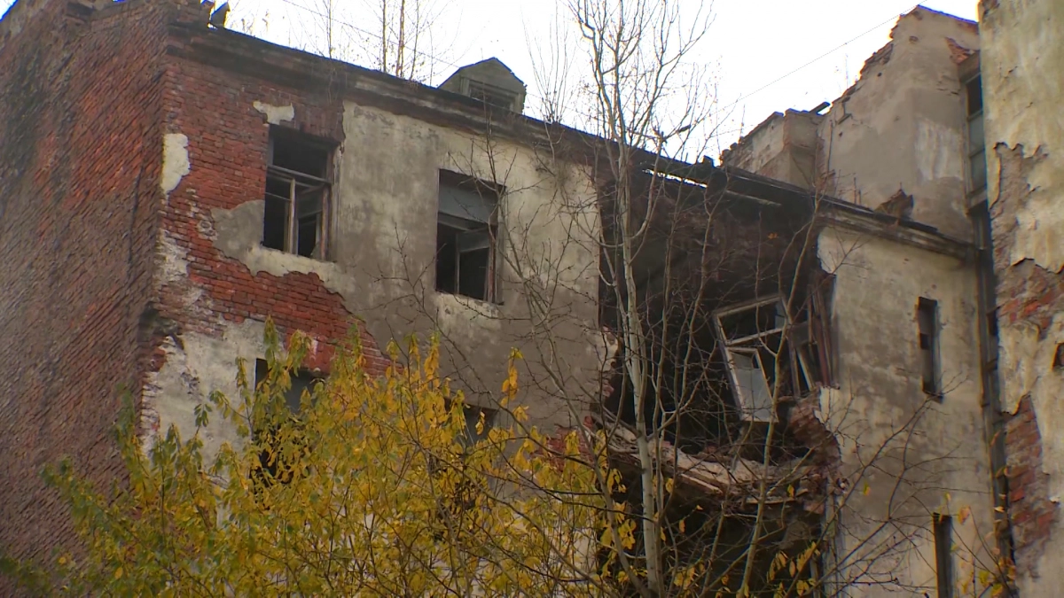 Движение транспорта на улице Розенштейна ограничено в связи с обрушением конструкций дома №39 - tvspb.ru