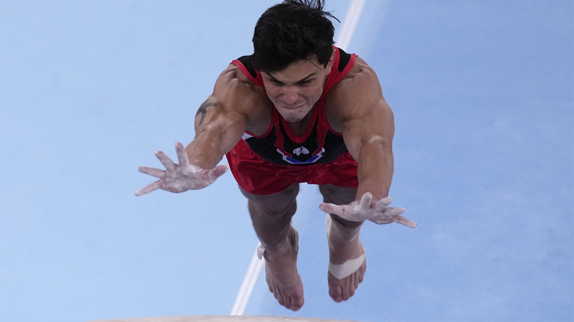 Мужик гимнаст на олимпиаде. Гимнасты трансгендеры на олимпиаде. Белявский гимнаст токио. Далалоян гимнаст. Ваагн давтян гимнаст.