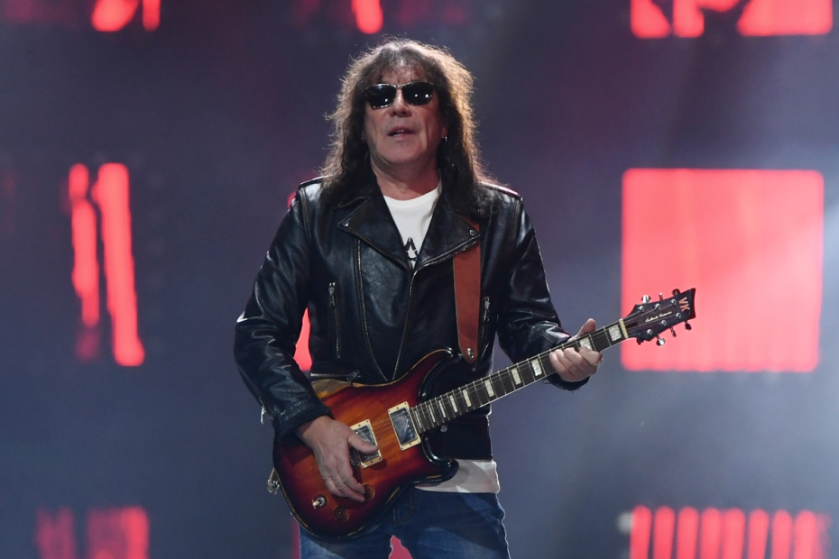 Певец Владимир Кузьмин на концерте ‭«Песня года» в спортивном комплексе ‭«Олимпийский» в Москве. 2018 год