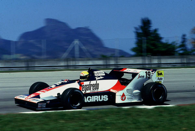 Айртон Сенна за рулём Toleman TG183B, фото XPB
