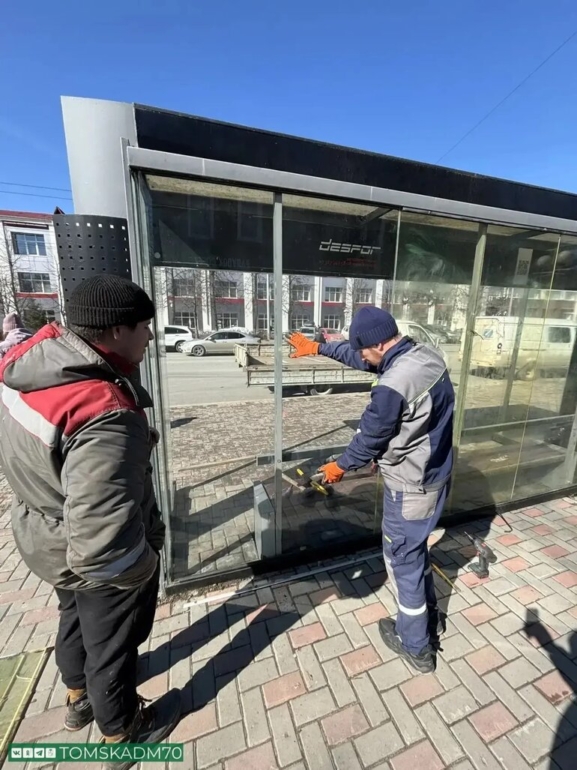В Томске отремонтировали остановки на Кирова, Фрунзе и Сибирской
