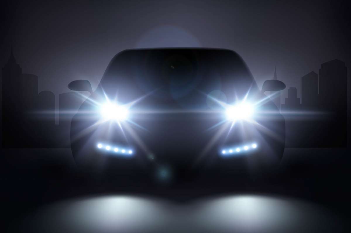 Юрист Воропаев объяснил инициативу о лишении прав водителей с ксеноновыми фарами