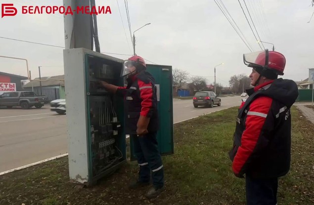 Валентин Демидов вместе с энергетиками решает вопросы по безопасности на дорогах города из‑за вынужденного отключения уличного освещения