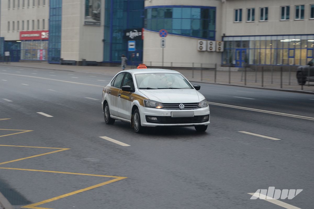 Олимпийская чемпионка, любитель шансона и щедрые выпивохи: водители такси о пассажирах, которые запомнились надолго