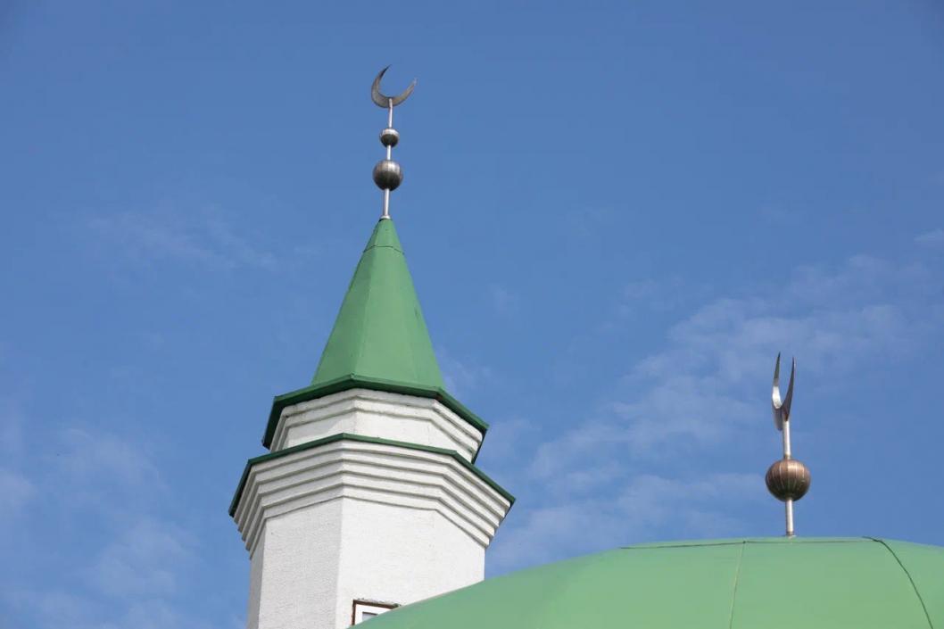 28 мусульман. Мечеть в Тюмени. Соборная мечеть. Тюменская мечеть сабыр. Праздник в мечети.