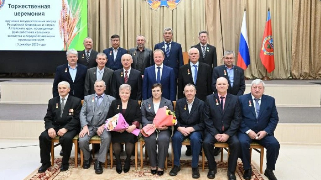 Лучшие аграрии Алтайского края награждены автомобилями Фото №1