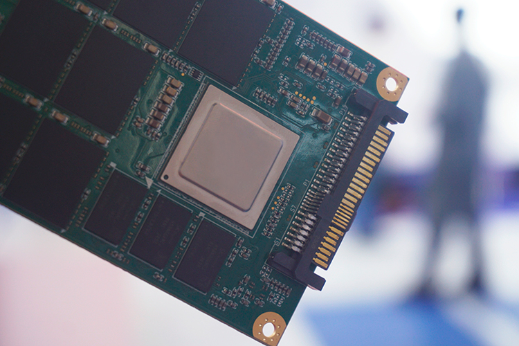 На мировом рынке наблюдается серьезный дефицит и резкий рост цен на твердотельные накопители (SSD) и флеш-память NAND