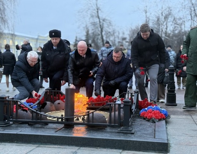 В Ярославле сотрудники регионального управления Росгвардии почтили память павших Героев Отечества