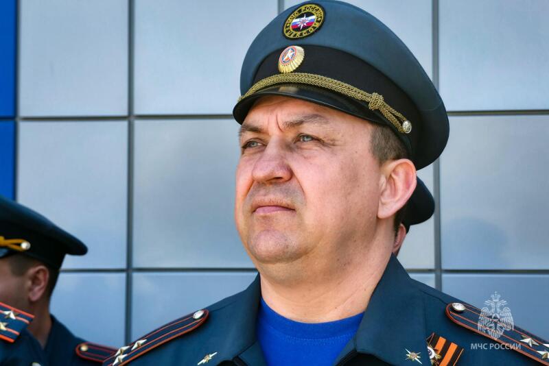 Знамя Победы подняли в МЧС России по Севастополю