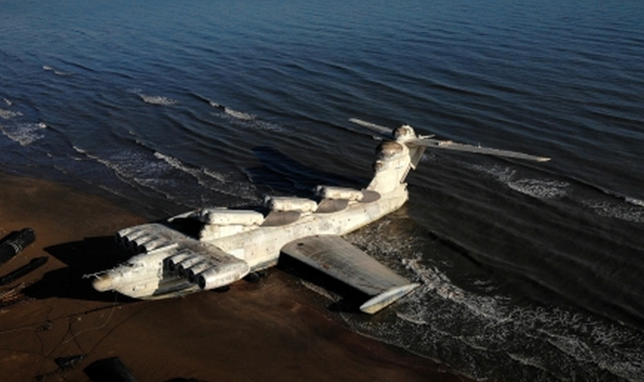 Советский ракетный экраноплан «Лунь».