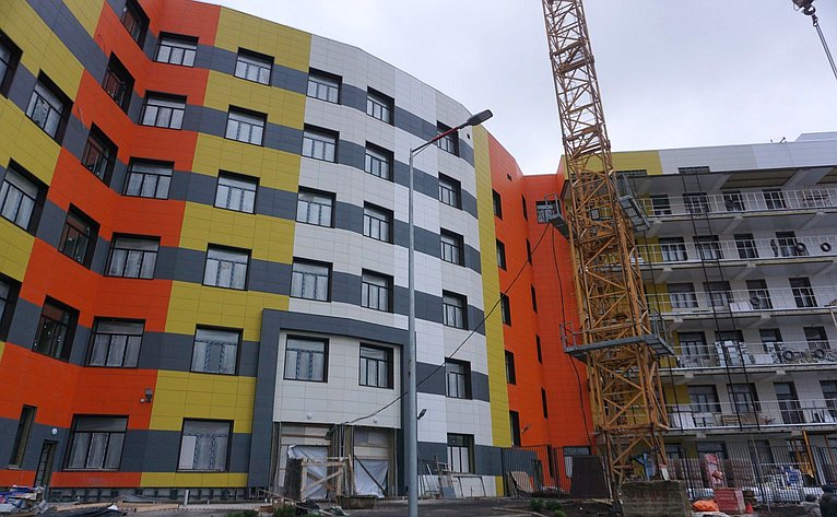 Екатерина Грибкова оценила ход строительства объектов здравоохранения в Сыктывкаре