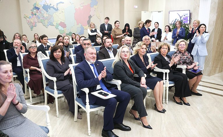 Торжественное открытие выставки лучших работ VII Всероссийского конкурса ватного мастерства «Россия многоликая: героический эпос», приуроченного к Году защитника Отечества в России, и награждение победителей конкурса