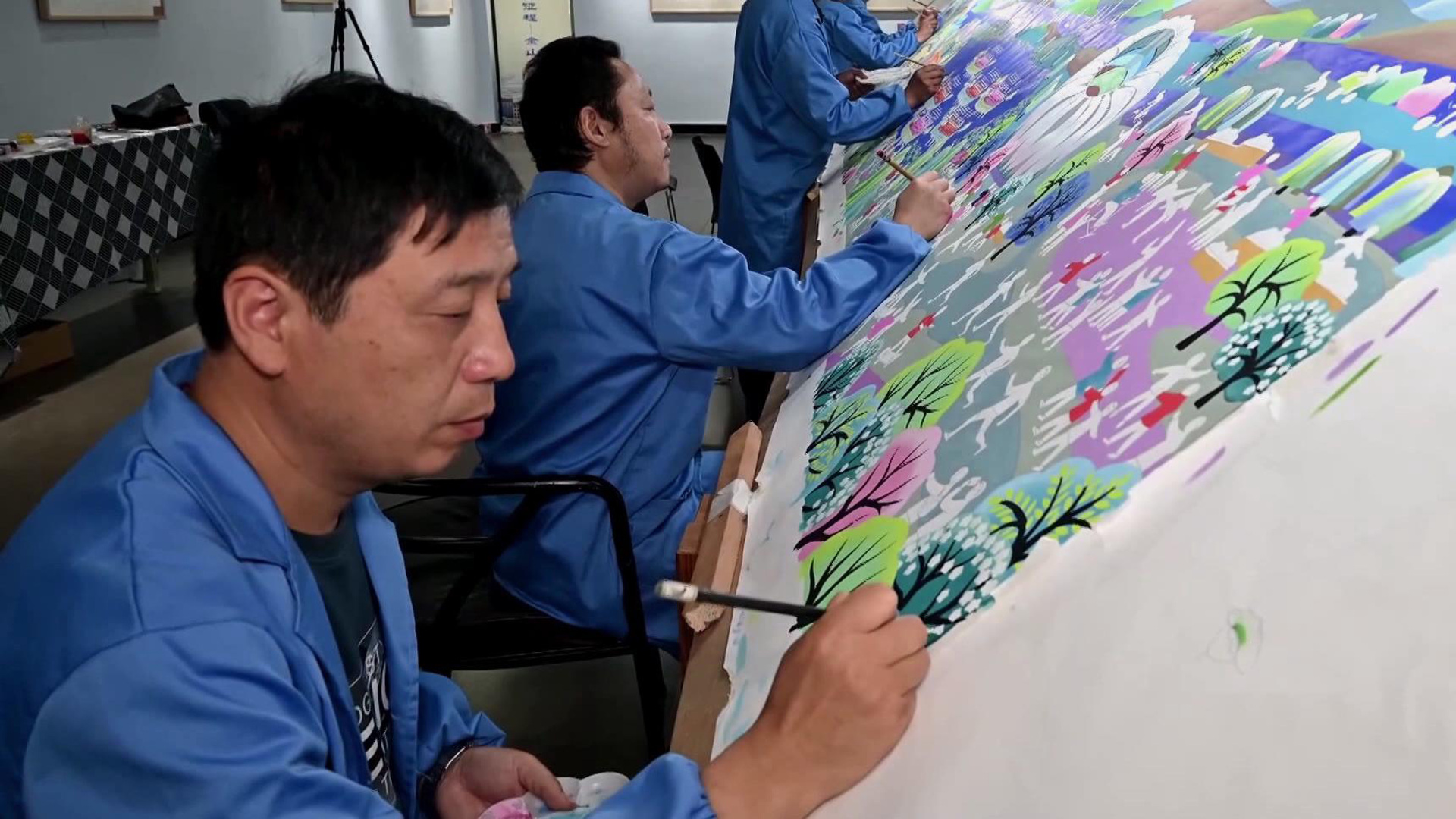 Художники из 10 региональных центров искусств Китая создают полотно к Азиатским играм