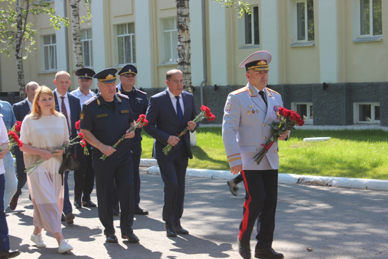 Фото генерала мвд