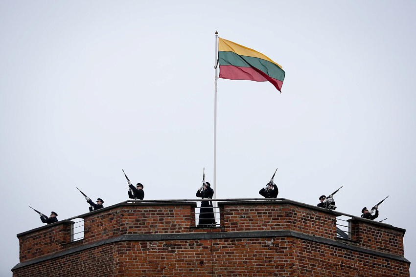 Литовские депутаты предложили аннулировать виды на жительство белорусов и россиян