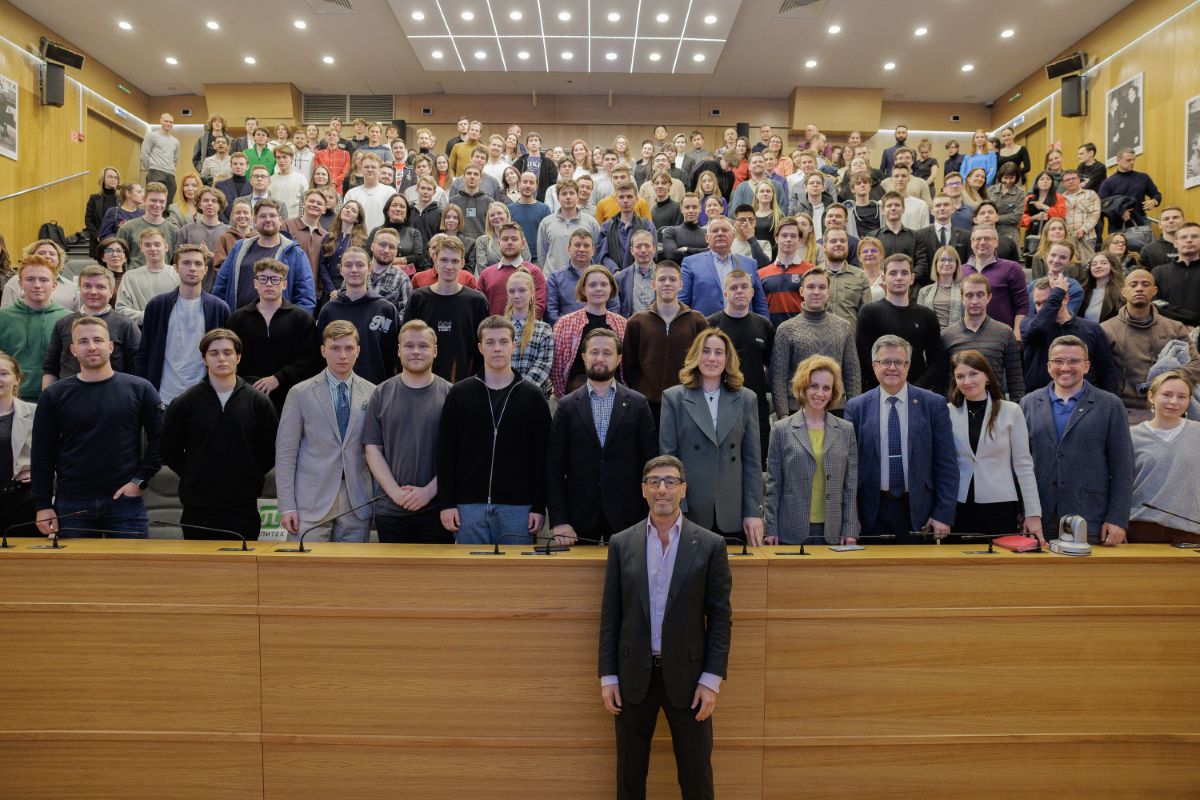 Традиционное общее фото на память 