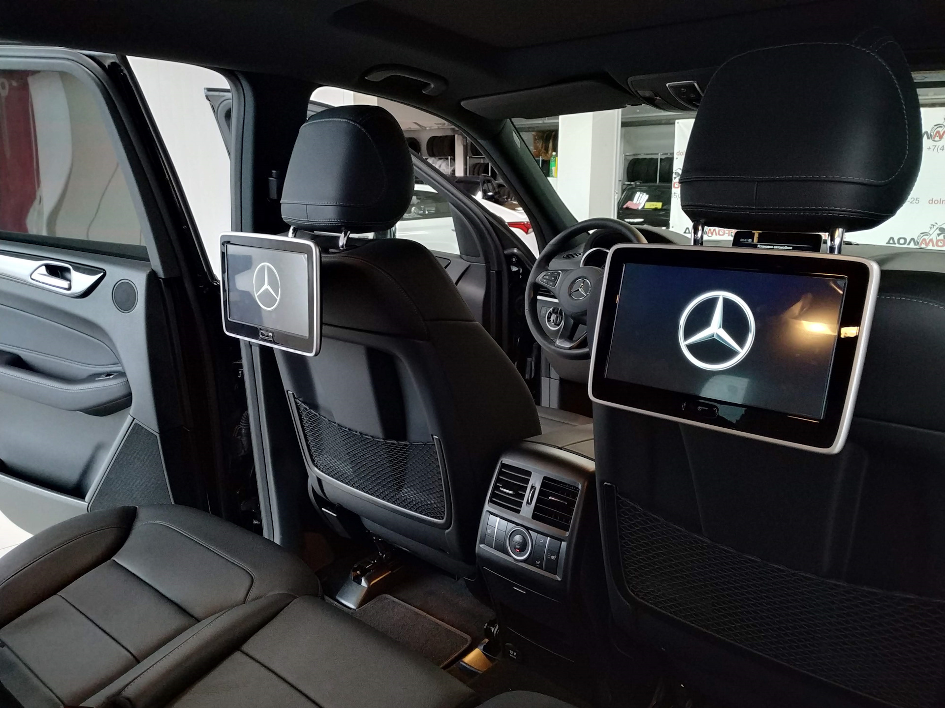 Задние мониторы для пассажиров на Mercedes GLS, GLK, ML (Мерседес ...