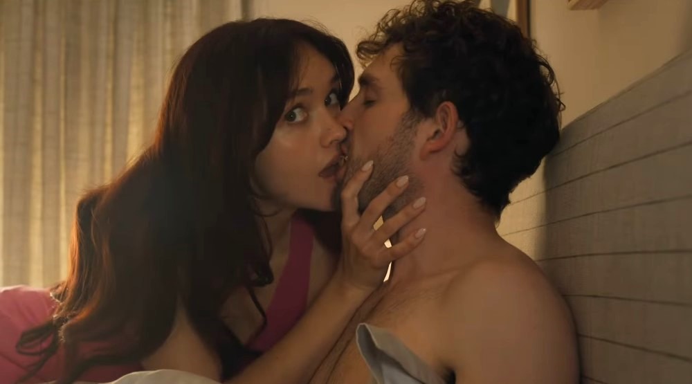 Кадр из сериала «Девушка моего сына» (2025)