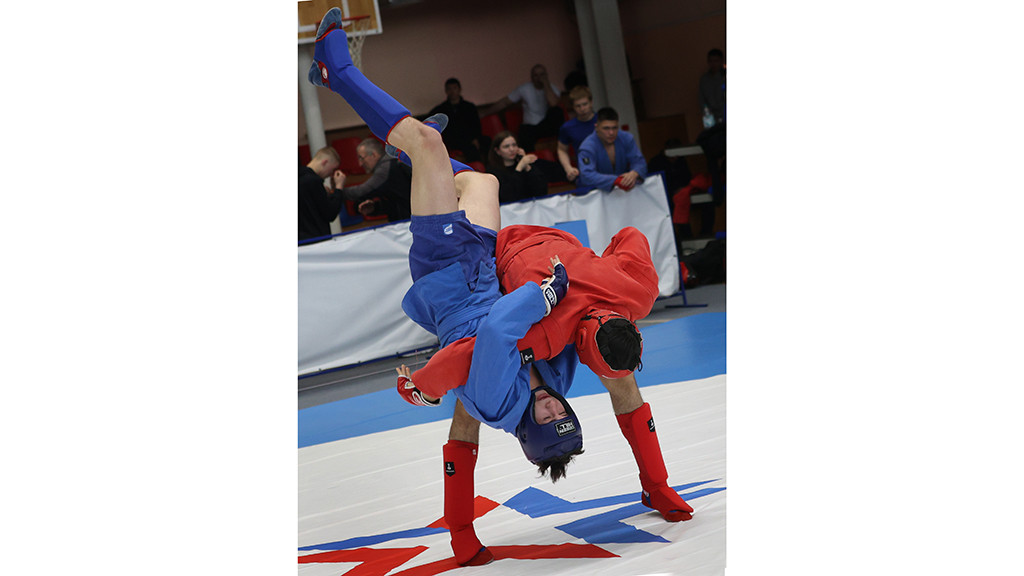 Девятый турнир по самбо памяти Валерия Метелицы прошел в Барнауле Фото №3