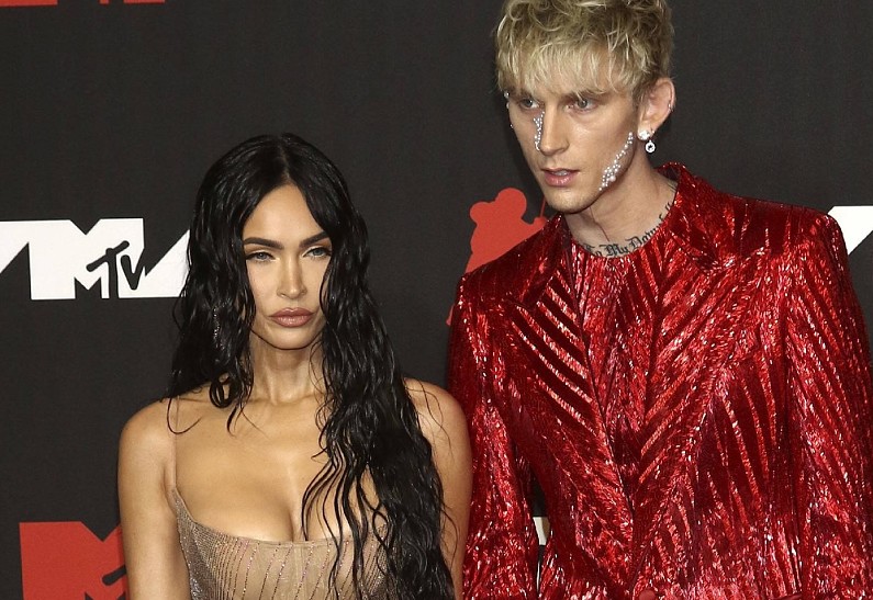 Меган Фокс возмущена поведением Machine Gun Kelly. Что случилось?