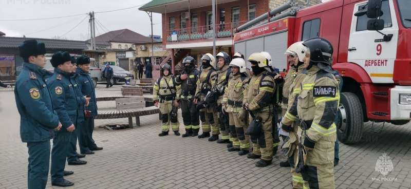 Персонал школы циркового искусства научили правильным действиям при ЧС и происшествиях