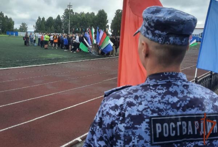 Общественную безопасность на массовых мероприятиях в Сибири обеспечили росгвардейцы