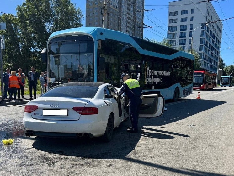 Установлены личности погибших и раненых в ДТП на Краснофлотцев в Екатеринбурге