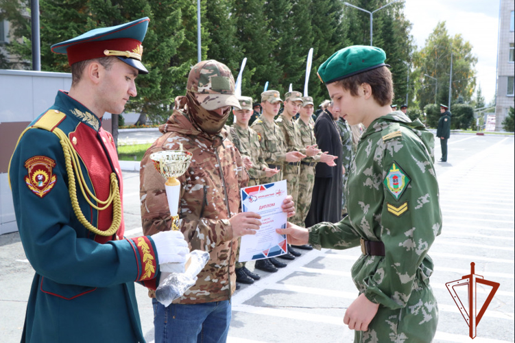 В Новосибирском военном институте Росгвардии прошла церемония закрытия региональных соревнований «Полигон твоих возможностей»