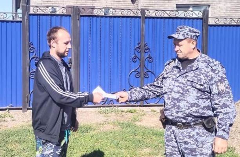 В Оренбургской области росгвардейцы проводят акцию «Безопасный дом, подъезд, квартира»