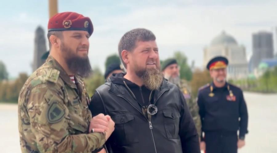 Анзор бисаев чечня. Анзор бисаев. Омон ахмат грозный. Омон ахмат грозный. Ахмат грозный спецназ.