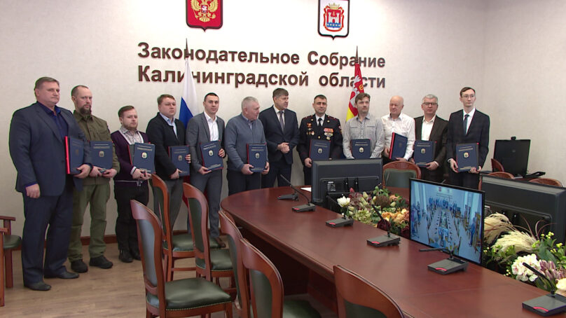 Вспоминали свои армейские будни и обсудили, как воспитывать будущих защитников Отечества