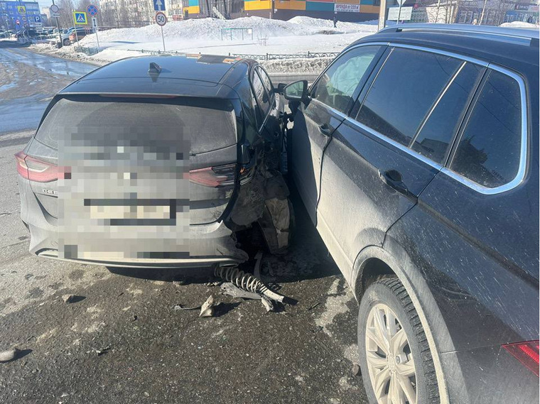 В Ноябрьске в тройном ДТП пострадал водитель иномарки