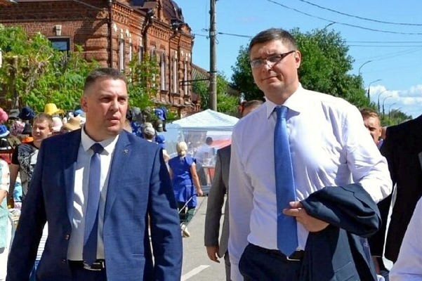 Губернатору 