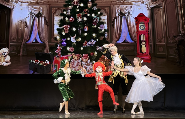 Сотрудники Управления Минюста России по Вологодской области посетили спектакль балета «Щелкунчик» в исполнении студии классического балета нашего города (фото 4)