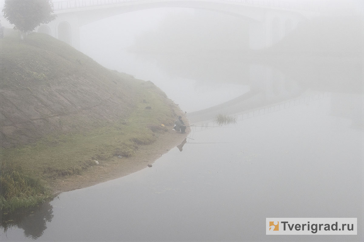 Молочный густой туман лежал. Home expert густой туман. Молочный густой туман лежал. Усинский тракт сверху. Туман накрыл у моря.