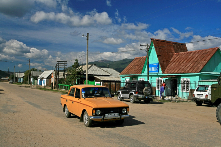 Село Баргузин, улица Красноармейская. Фото: Владимир Горбатовский