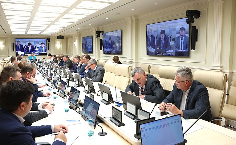 Заседание Комиссии СФ по мониторингу законодательства РФ в сфере государственного контроля (надзора) и муниципального контроля в РФ на тему «Анализ эффективности внедрения в работу контрольных органов индикаторов риска нарушения обязательных требований»