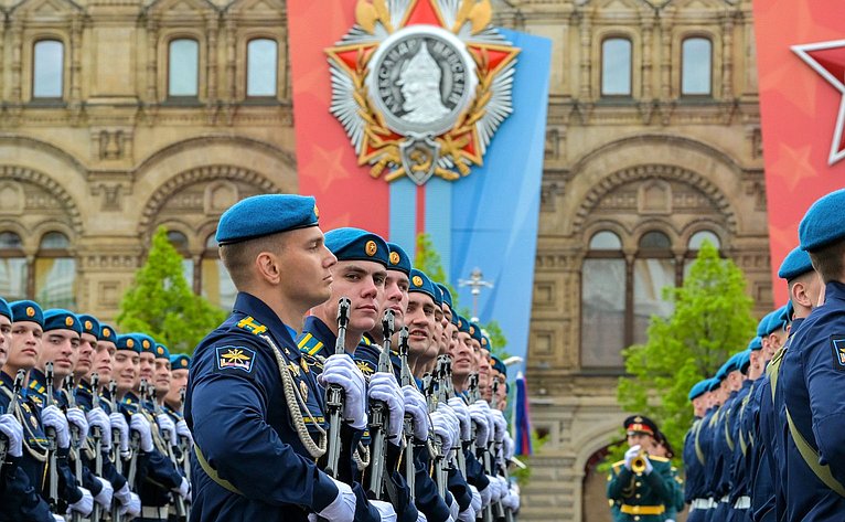 Председатель Совета Федерации Валентина Матвиенко присутствовала на военном параде в ознаменование 81-й годовщины Великой Победы