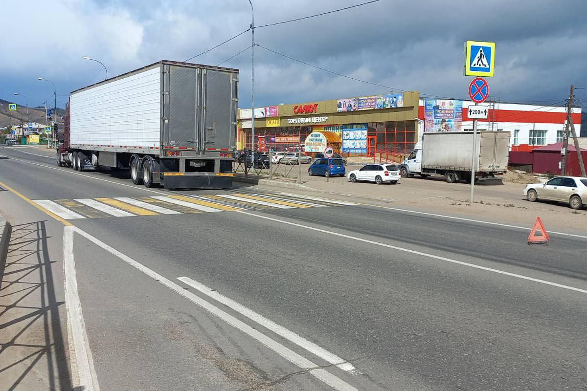 фуры улан удэ. дтп улан-удэ на ул. дтп на перевале мандрик бурятия. перевал мандрик в бурятии. горная машина улан-удэ.